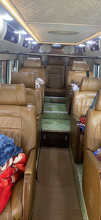 Ket Doan Travel Limousine 16 inside photo