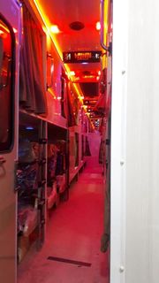 Laxmi Travels AC Seater Innenraum-Foto