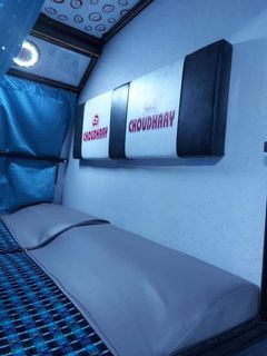 Choudhary Travels Cargo AC Sleeper Innenraum-Foto