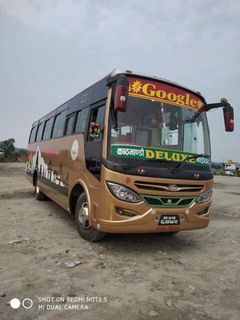 New Golden Google AC Bus fotografía exterior