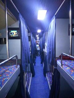 Golden Temple Service AC Seater/Sleeper didalam foto