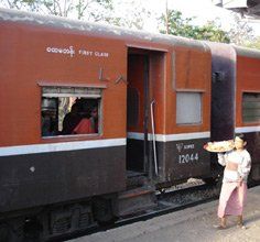 Myanmar Railways First Class Sleeper Aussenfoto