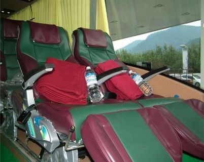 Luxury Bus AC Sleeper dalam foto