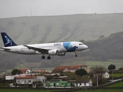SATA Azores Airlines Economy عکس از خارج