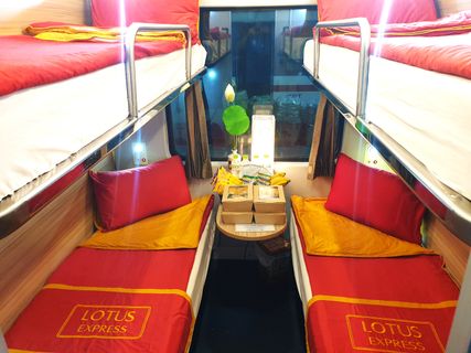 Lotus Train VIP Sleeper 4x 户外照片
