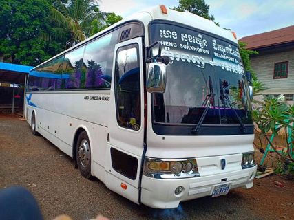 Heng Sokkhoeun Transport VIP Minibus Utomhusfoto