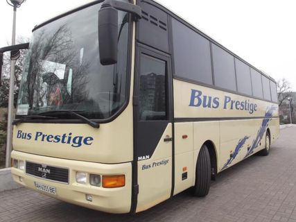 Bus Prestige Standard AC fotografía exterior