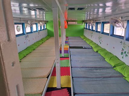 Ramon Transport Ferry + Van + Sleeper Ferry Utomhusfoto