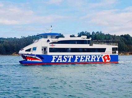 Lineas Romero Ferry Aussenfoto