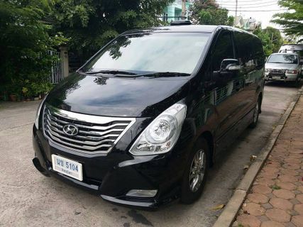 Hua Hin Cars VIP Van 8pax 内部の写真