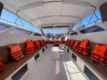 PP Sabai Marine Speedboat fotografía interior