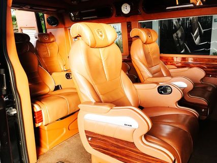 Manh Kien Limousine VIP-Class didalam foto