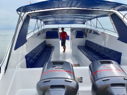 Koh Tao Booking Center Private Speedboat 10pax inside photo
