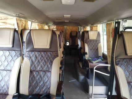 Lanta Transport Van + Van fotografía interior