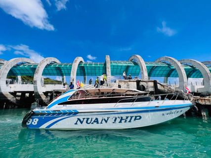 Nuanthip Speedboat + Bus outside photo