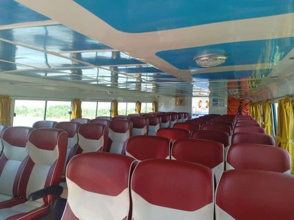 Hang Chau Tourist Speedboat 内部の写真