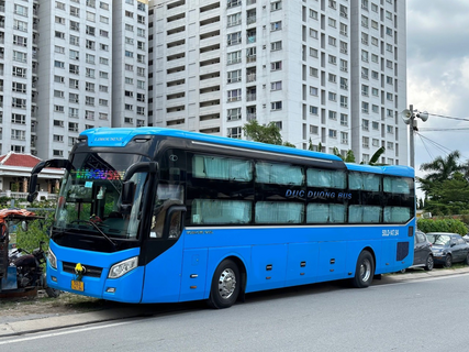 Duc Duong Bus VIP 34 Diluar foto