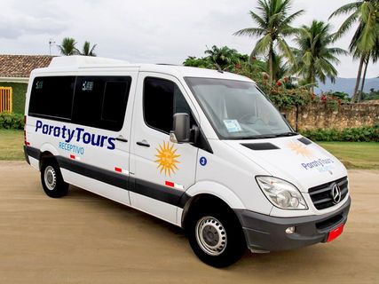 Paraty Tours Minivan 外観