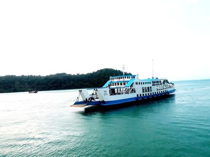 Koh Chang Transport Minivan + Ferry inside photo