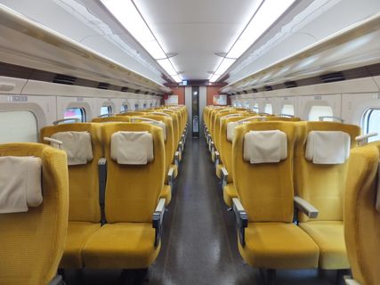 Akita Shinkansen Unreserved seat inside photo