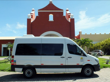 Adval Turismo Minivan fotografía exterior