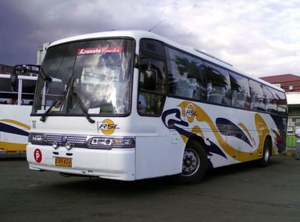 RSL Bus VIP 31 Diluar foto
