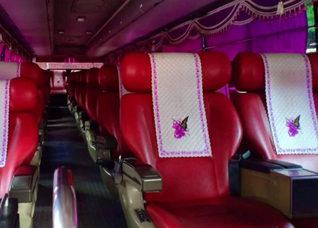 Heng Sokkhoeun Transport VIP Minibus fotografía interior