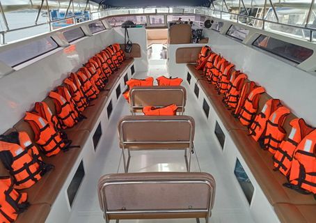 Chaokoh Travel Center Speedboat didalam foto