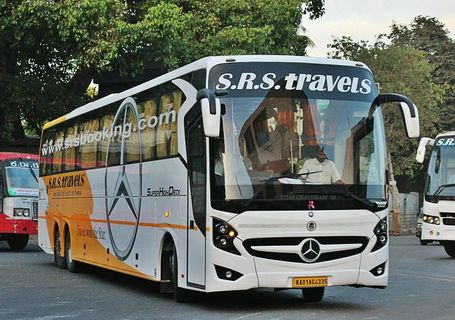 SRS Travels AC Seater outside photo