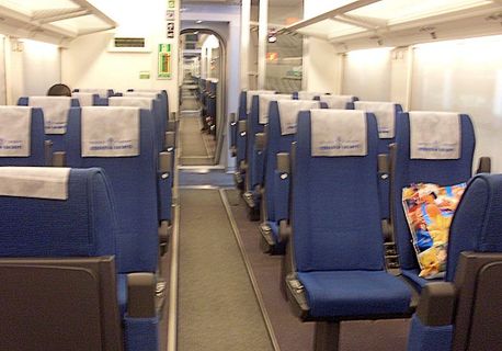 Afrosiyob 2nd Class Seat with AC Innenraum-Foto