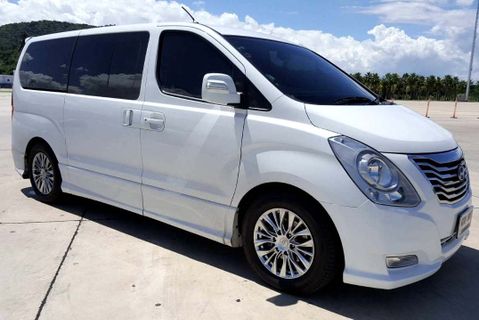 Hua Hin Cars Premium Van old 室内照片