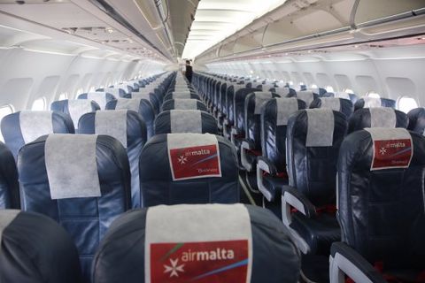 Air Malta Economy İçeri Fotoğrafı