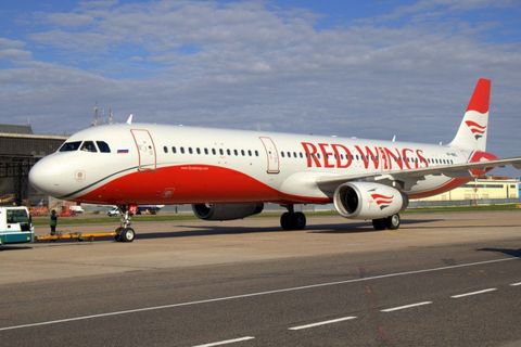 Red Wings Airlines Economy buitenfoto