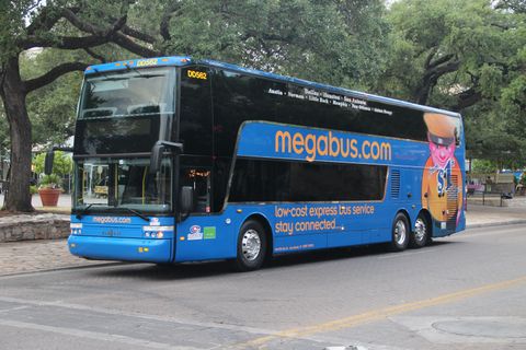 Megabus Canada Standard AC عکس از خارج