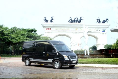Daily Limousine VIP 9 Express outside photo