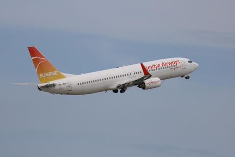 Sunrise Airways Economy عکس از خارج