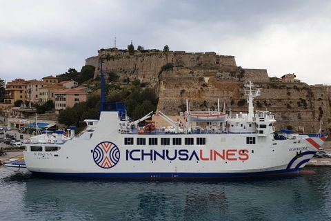 Ichnusa Lines High Speed Ferry buitenfoto