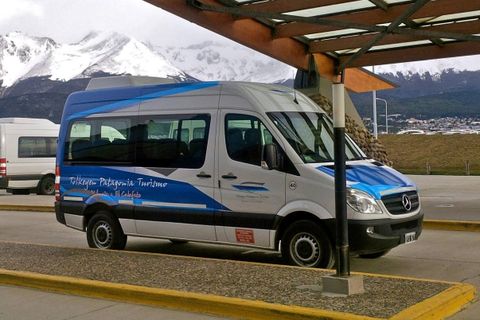 Tolkeyen Patagonia Turismo Minivan outside photo