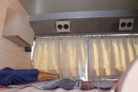 Raj Kalpana Travels AC Sleeper Innenraum-Foto