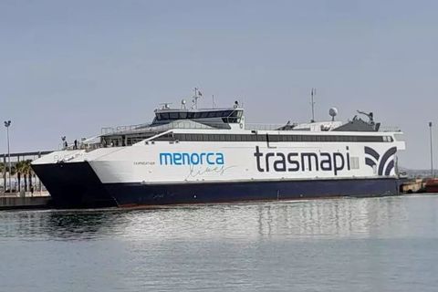 Menorca Lines High Speed Ferry outside photo