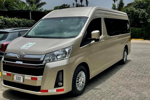 Transportes Varela Monteverde CR Comfort Minivan 外観