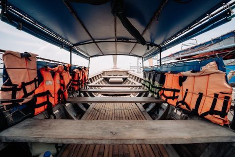 Railay Eco Tour Long Tail Boat 5pax İçeri Fotoğrafı