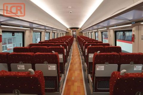 Laos Railway by Soutchai Second Class Seat fotografía interior