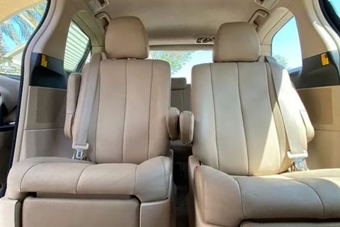 Ultimate Experience SUV 4pax inside photo
