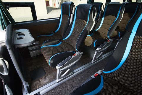 Florentia Bus Standard AC dalam foto