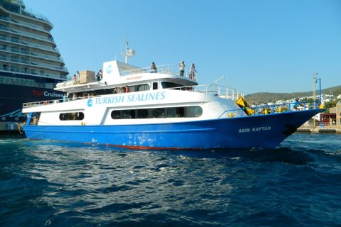 Turkish Sea Lines Ferry buitenfoto