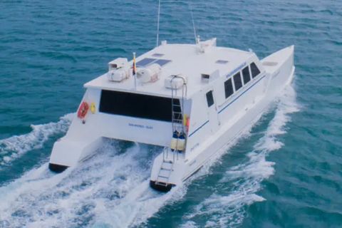 Providencia Travel Catamaran Aussenfoto