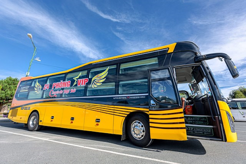 Sapa Discovery Travel Van + Bus dalam foto