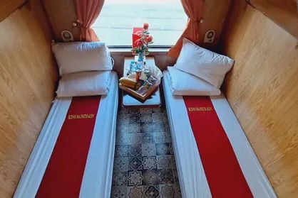 King Sapa Train VIP Cabin with twin beds inside photo