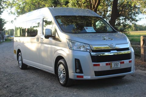 Tropicalia Tours and Transportation Minivan fotografía exterior